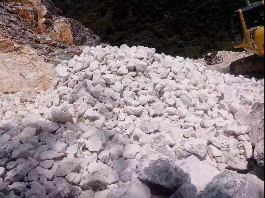 中國有哪些典型的方解石礦床？